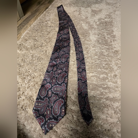 Van Heusen Other - Van Heusen Paisley Tie - Green, Blue, Gray and Burgundy. Imported From Italy.
